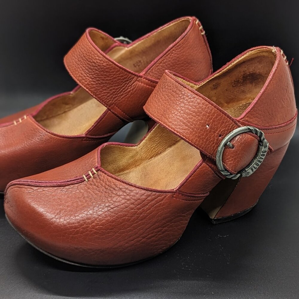 Fluevog Size 9 Prepare Guide - Red Orange Paprika
